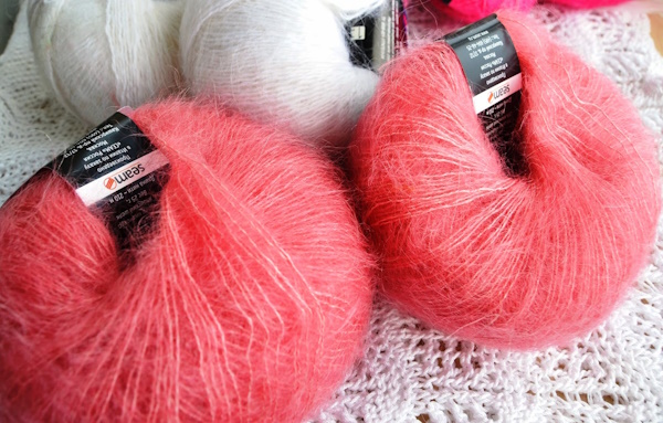 Gehäkelter Turban. Muster und Beschreibung für Anfänger üppig aus Plüsch, dünnem, dickem Garn, Mohair