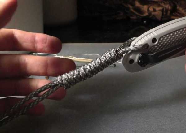Paracord-Lanyard. Messerwebmuster, mit Perle, Schlange