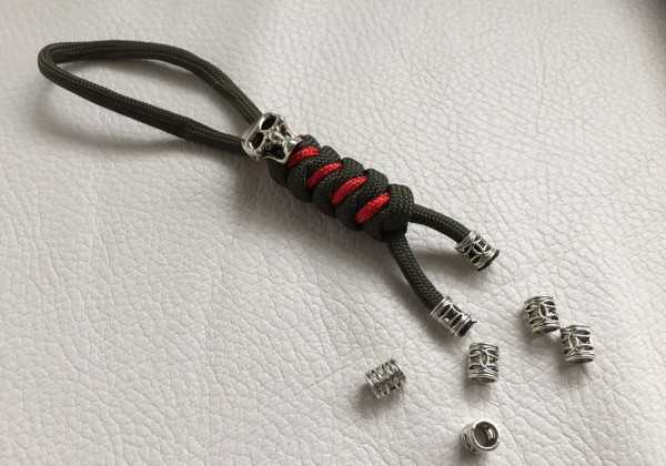 Paracord-Lanyard. Messerwebmuster, mit Perle, Schlange