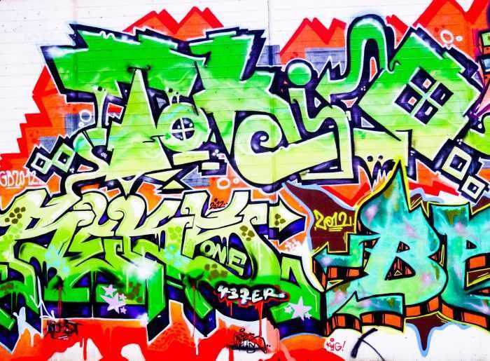 Graffiti-Alphabet in russischer Sprache, 80 Fotos