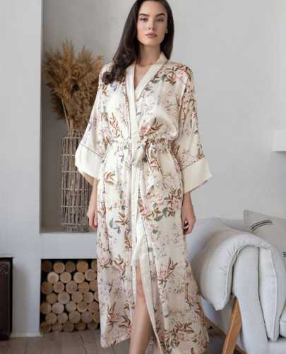 Kimono-Bademantel für Damen. Schnittmuster, wie man näht