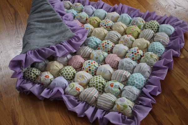 Wie man einen Bonbon-Teppich mit eigenen Händen näht