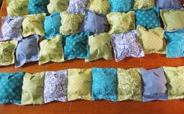 Wie man einen Bonbon-Teppich mit eigenen Händen näht