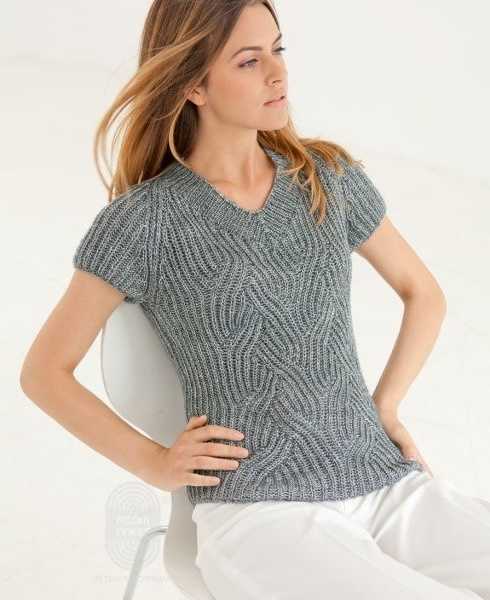 Schönes Strickmuster für einen Pullover. Schnittmuster für Damen, Kinder aus dünnem Garn, Lurex, Mohair