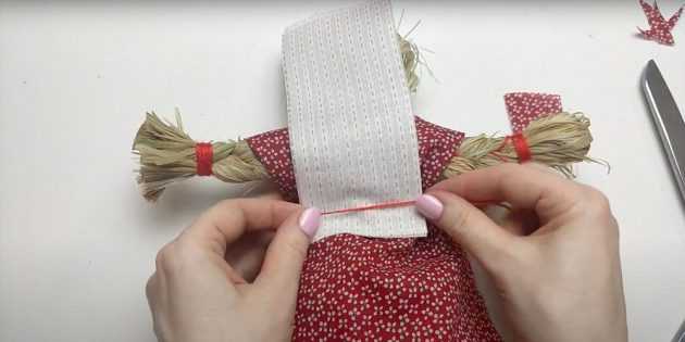 Maslenitsa-Puppe handgefertigt aus Stoff, Flasche, Papier