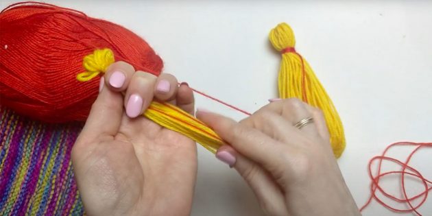 Maslenitsa-Puppe handgefertigt aus Stoff, Flasche, Papier