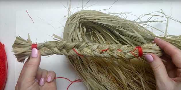 Maslenitsa-Puppe handgefertigt aus Stoff, Flasche, Papier
