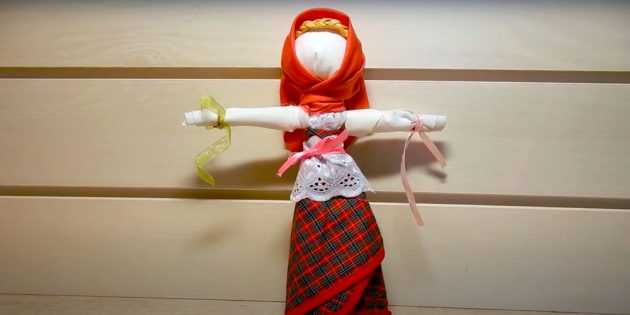 Maslenitsa-Puppe handgefertigt aus Stoff, Flasche, Papier