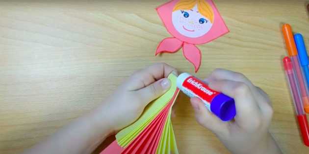 Maslenitsa-Puppe handgefertigt aus Stoff, Flasche, Papier