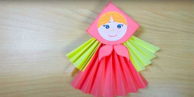 Maslenitsa-Puppe handgefertigt aus Stoff, Flasche, Papier