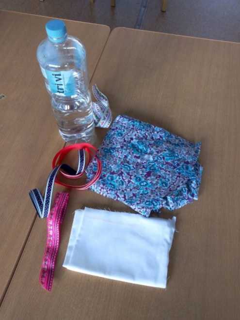 Maslenitsa-Puppe handgefertigt aus Stoff, Flasche, Papier