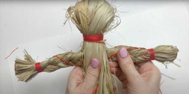 Maslenitsa-Puppe handgefertigt aus Stoff, Flasche, Papier
