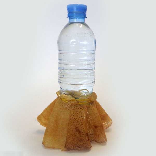 Maslenitsa-Puppe handgefertigt aus Stoff, Flasche, Papier