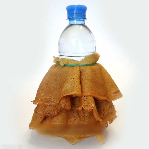 Maslenitsa-Puppe handgefertigt aus Stoff, Flasche, Papier