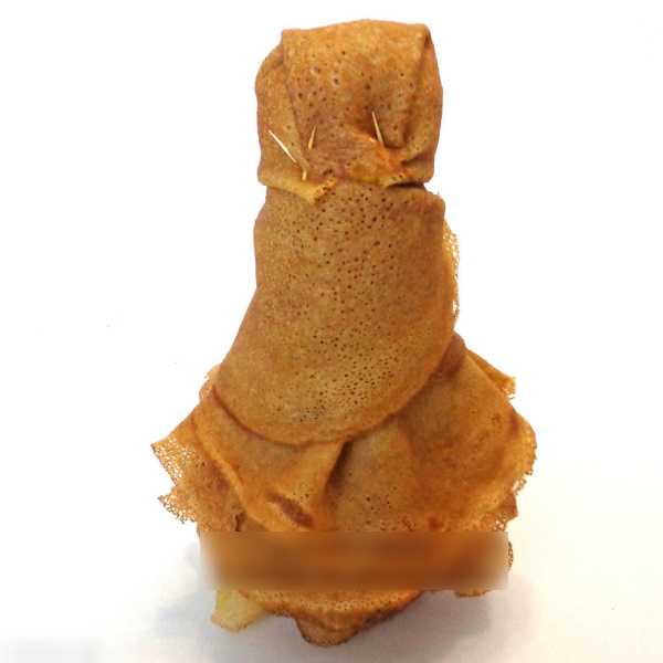 Maslenitsa-Puppe handgefertigt aus Stoff, Flasche, Papier