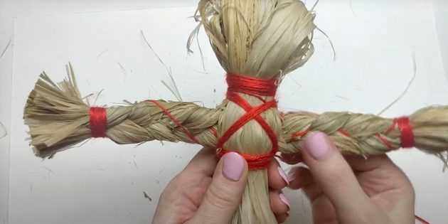 Maslenitsa-Puppe handgefertigt aus Stoff, Flasche, Papier