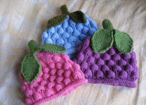 Muster zum Stricken von Mützen. Schema mit Beschreibung in einem Kreis volumetrisch, Perle, Cloque, Zopf